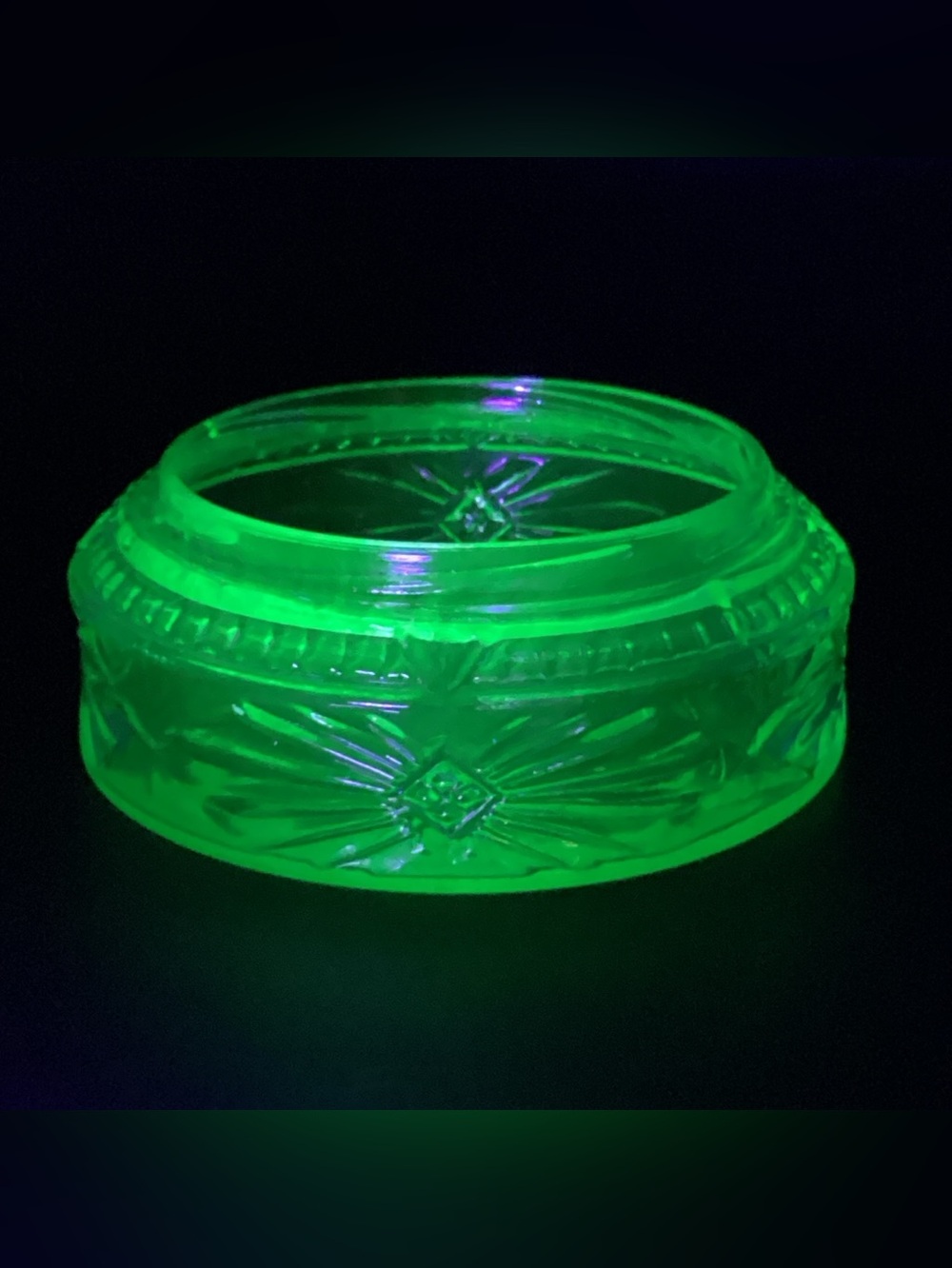 Vintage Art Deco Uranium Glass Powder Jar Box Dish Base UV Glow 4.25” No Lid